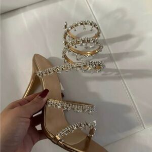 Elegant Gold Women's Sandals with Crystal Accents